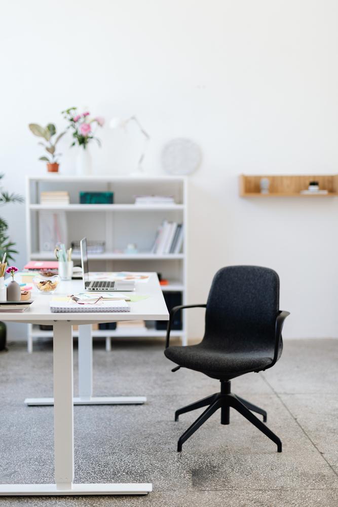 Bureau équipé